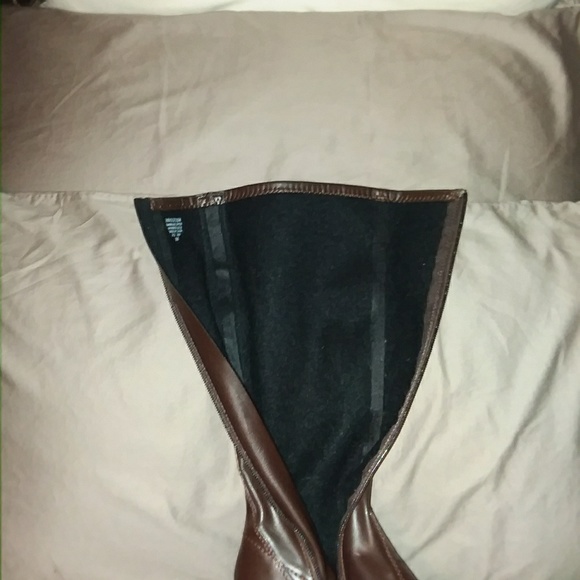 **Excellent Condition** Nine West Heel Boots - Picture 4 of 8